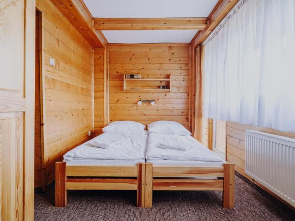 OSW Moszczeniczanka : photo 1 de la chambre chambre double avec balcon