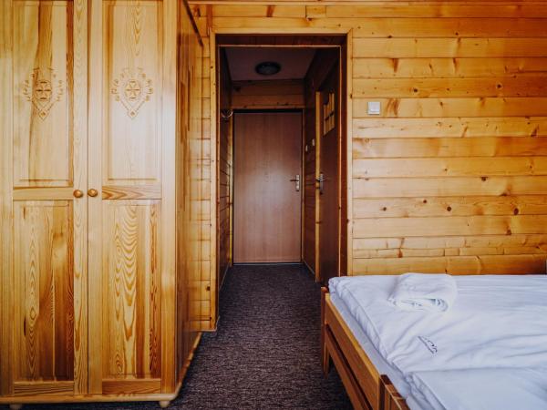 OSW Moszczeniczanka : photo 1 de la chambre chambre double avec salle de bains privative