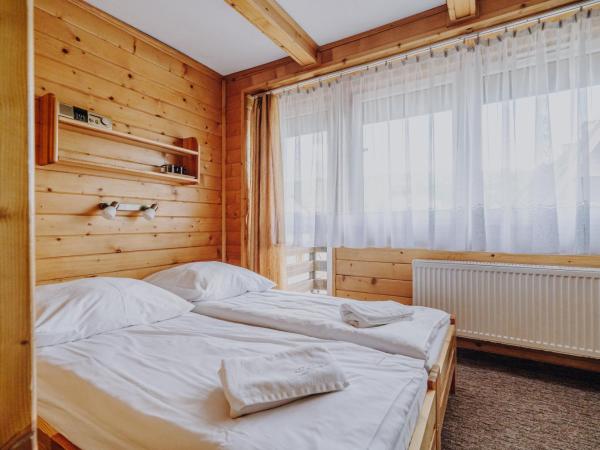 OSW Moszczeniczanka : photo 3 de la chambre chambre double avec balcon