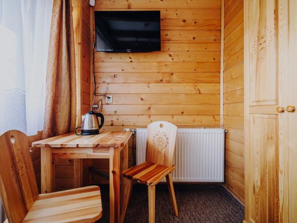 OSW Moszczeniczanka : photo 4 de la chambre chambre double avec balcon