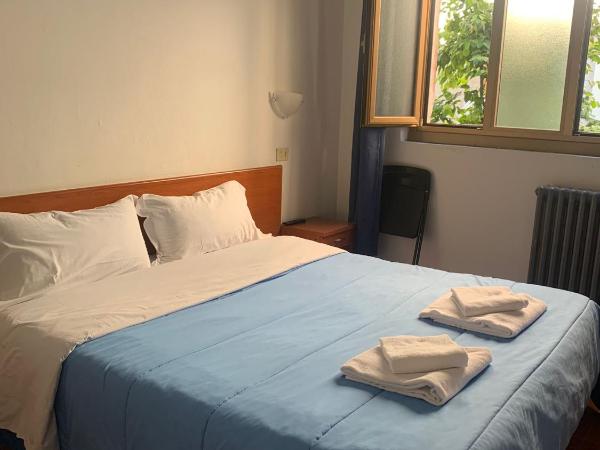 Hotel Mercurio : photo 5 de la chambre chambre double