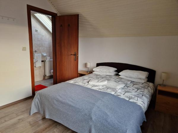 Balaton Panzió Füred : photo 2 de la chambre chambre double avec balcon