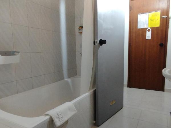 Hotel Alnacir : photo 9 de la chambre chambre lits jumeaux