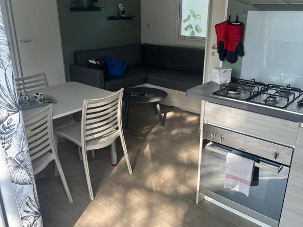 camping 4 Etoiles A ST JEANS-DE-MONTS Mobil home 4à6 pers : photo 5 de la chambre mobile home