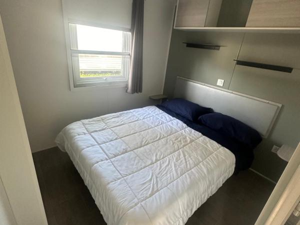 camping 4 Etoiles A ST JEANS-DE-MONTS Mobil home 4à6 pers : photo 8 de la chambre mobile home