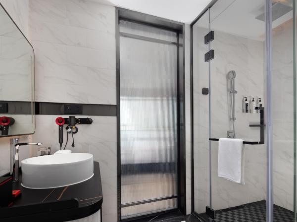 Radisson Red Guangzhou South Railway Station-Canton Fair free shuttle bus & designated license points & Free VPN network : photo 4 de la chambre chambre lit queen-size confort