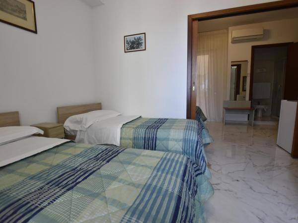 Hotel Condor : photo 2 de la chambre chambre familiale (2 adultes et 2 enfants)