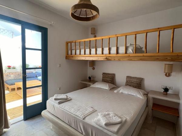 BLUE IN NAXOS : photo 4 de la chambre studio avec terrasse