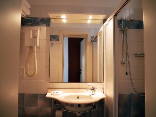 Hotel Ardesia : photo 2 de la chambre chambre double ou lits jumeaux avec balcon