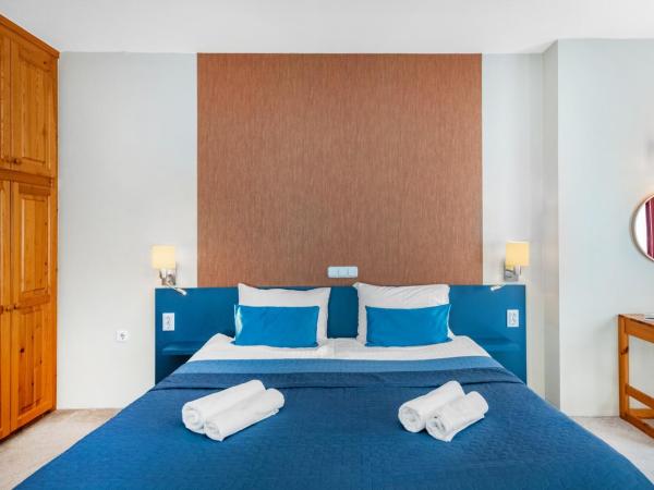 Corvin Hotel Budapest Residence : photo 5 de la chambre appartement avec douche