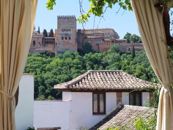 Suite Comares : photo 7 de la chambre chambre double - vue sur alhambra