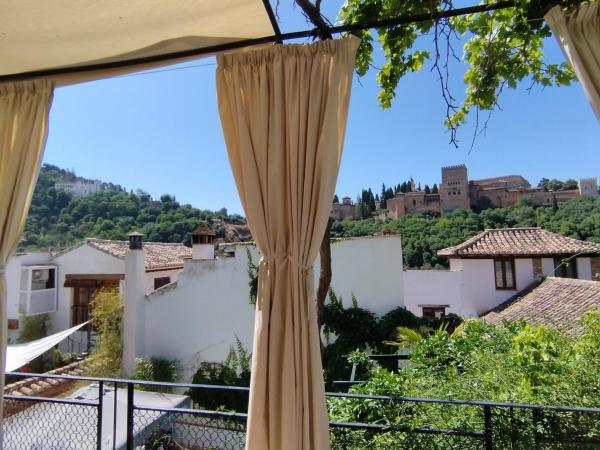 Suite Comares : photo 8 de la chambre chambre double - vue sur alhambra