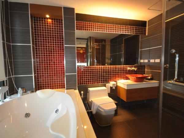 Chalelarn Hotel Hua Hin : photo 4 de la chambre suite avec baignoire spa