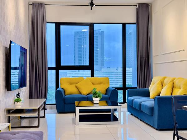 MidValley Southkey Mosaic 6-9pax Netflix-SmartTV70inch : photo 3 de la chambre appartement 2 chambres