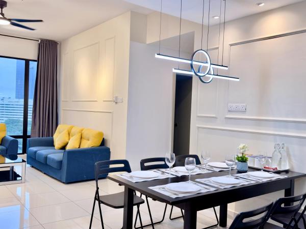 MidValley Southkey Mosaic 6-9pax Netflix-SmartTV70inch : photo 10 de la chambre appartement 2 chambres