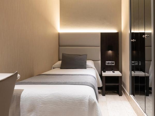 Habitus Hotel Europa : photo 1 de la chambre budget single interior room xxs