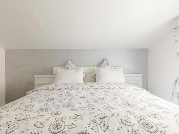 Maisonnette avec terrasse : photo 2 de la chambre suite familiale