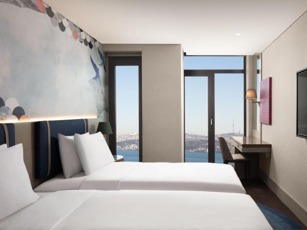 Lokalist, Istanbul, a Tribute Portfolio Hotel : photo 1 de la chambre chambre lits jumeaux de luxe avec vue sur le bosphore