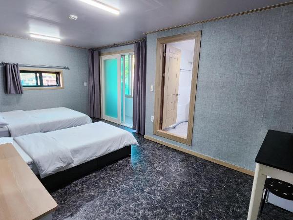 1012 House Namsan : photo 5 de la chambre chambre triple