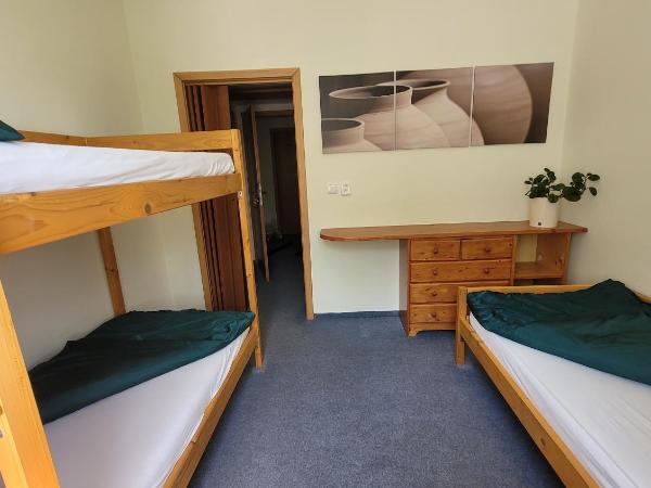 Pension Patanka : photo 1 de la chambre chambre triple avec salle de bains privative