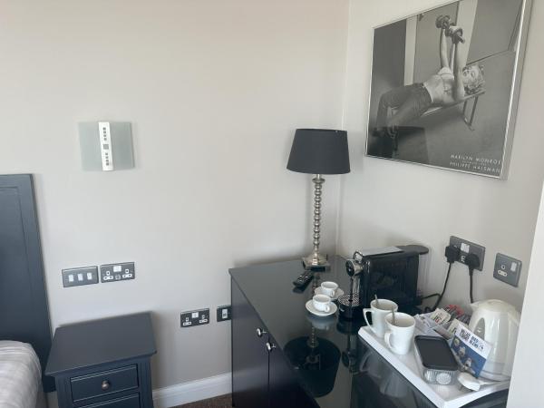 Legends Hotel : photo 8 de la chambre chambre lit king-size supérieure - vue sur mer