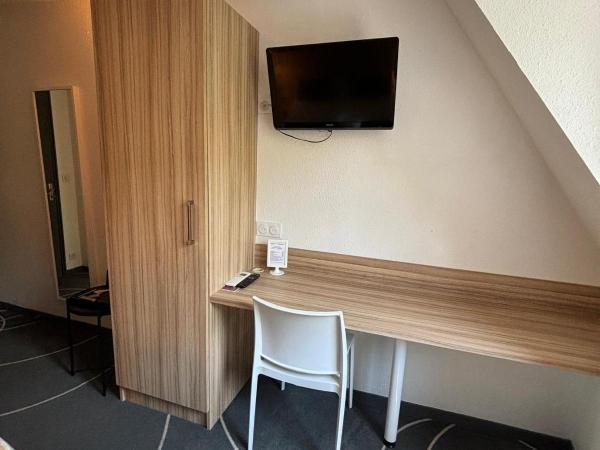 Hôtel Le Blason : photo 5 de la chambre chambre lits jumeaux