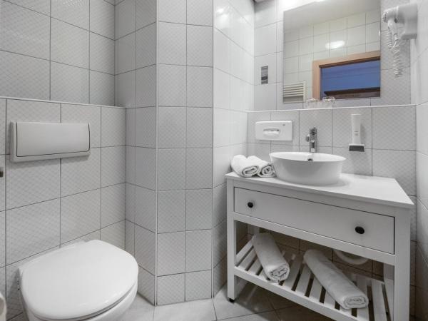 Corvin Hotel Budapest Sissi Wing : photo 4 de la chambre chambre double supérieure