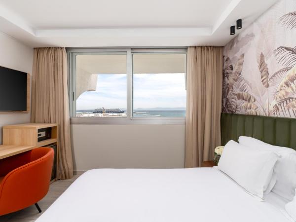 Kenzi Solazur : photo 2 de la chambre duplex lit king-size premium - vue sur mer