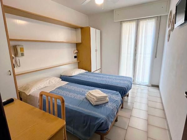 Albergo Villa Denny : photo 9 de la chambre chambre familiale