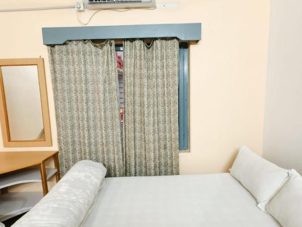 Hotel Mountain View - Lakeside Pokhara : photo 7 de la chambre chambre double ou lits jumeaux deluxe – vue sur jardin