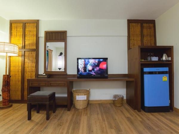 Nak Nakara Hotel-SHA Extra Plus : photo 4 de la chambre chambre lits jumeaux - grand lanna
