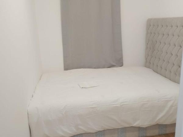 City Guest House se1 : photo 2 de la chambre chambre double avec salle de bains commune