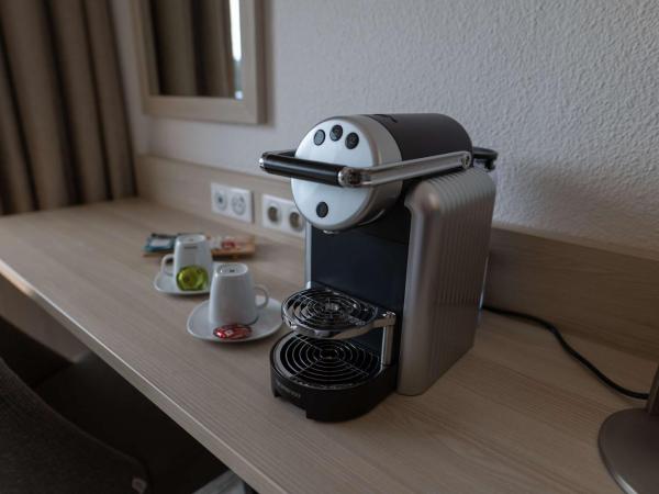 Best Western Plus Le Roof Vannes Bord de Mer : photo 5 de la chambre chambre lit king-size prestige - vue sur mer