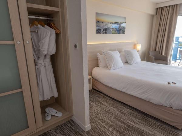 Best Western Plus Le Roof Vannes Bord de Mer : photo 1 de la chambre chambre familiale prestige avec balcon - vue sur mer