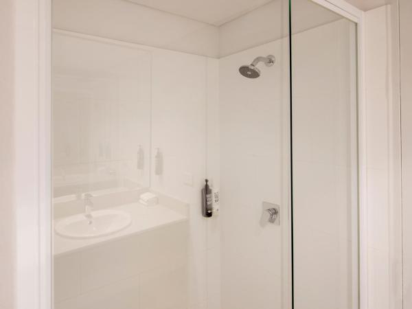 ibis Styles Sydney Central : photo 7 de la chambre chambre lit queen-size deluxe