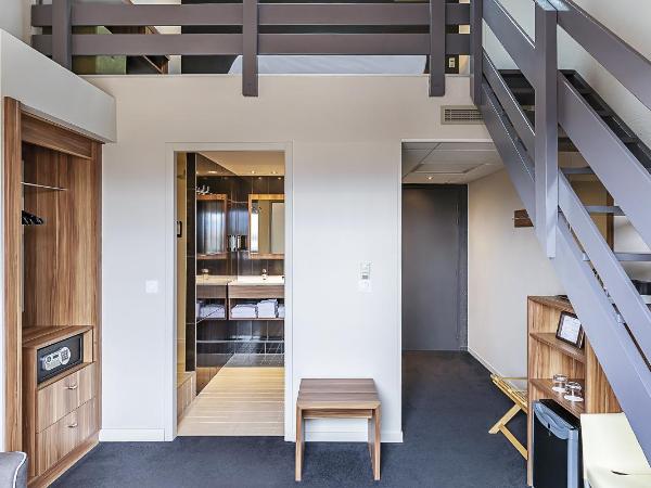 Best Western Hotel Atrium Valence : photo 2 de la chambre chambre lit queen-size supérieure avec mezzanine et canapé