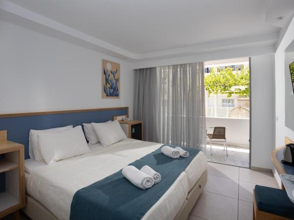 Alia Beach Hotel by Estia : photo 1 de la chambre chambre standard avec vue sur la piscine