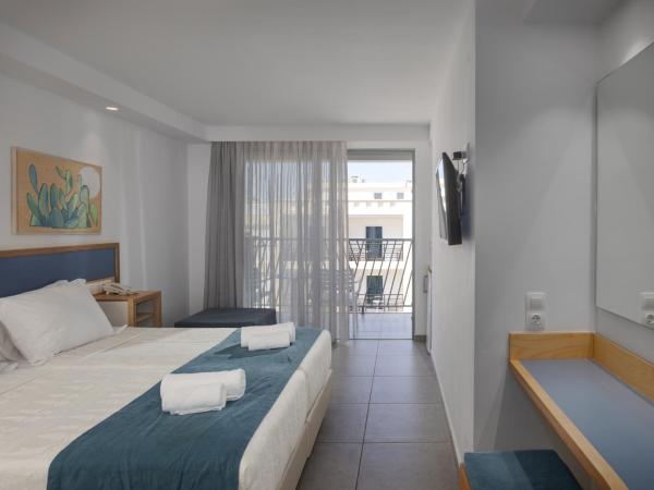 Alia Beach Hotel by Estia : photo 5 de la chambre chambre standard avec vue sur la piscine