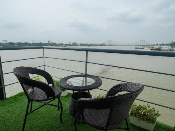 Polo Floatel Kolkata : photo 7 de la chambre suite junior avec balcon