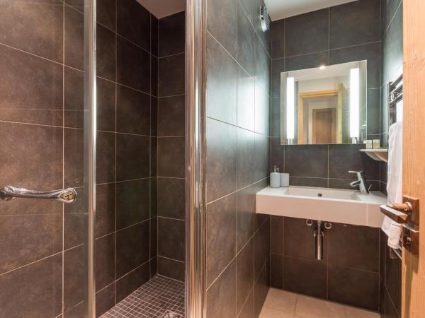 Résidence Pierre & Vacances Premium Les Chalets du Forum : photo 9 de la chambre two-bedroom duplex apartment with 2 sleeping alcove and balcony (10 people)