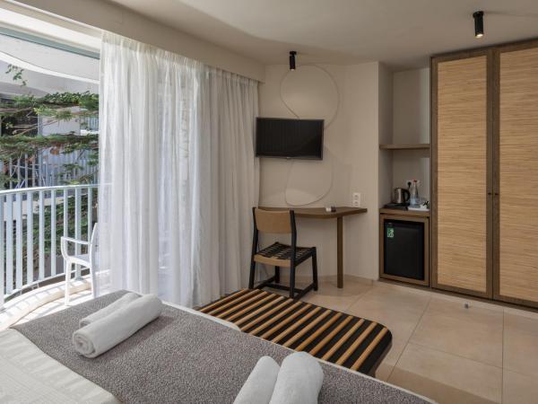 Alia Beach Hotel by Estia : photo 2 de la chambre chambre double ou lits jumeaux standard - vue sur cour intérieure