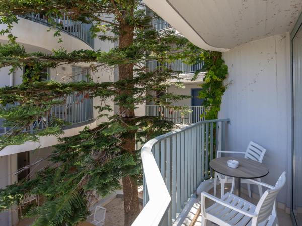 Alia Beach Hotel by Estia : photo 4 de la chambre chambre double ou lits jumeaux standard - vue sur cour intérieure