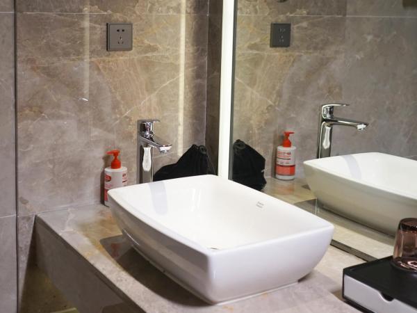 The QUBE Hotel Ningbo North : photo 3 de la chambre chambre lit king-size deluxe