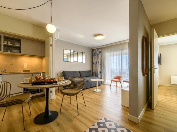 Residence de Tourisme Ajaccio Amirauté : photo 2 de la chambre appartement 1 chambre avec toilettes séparées