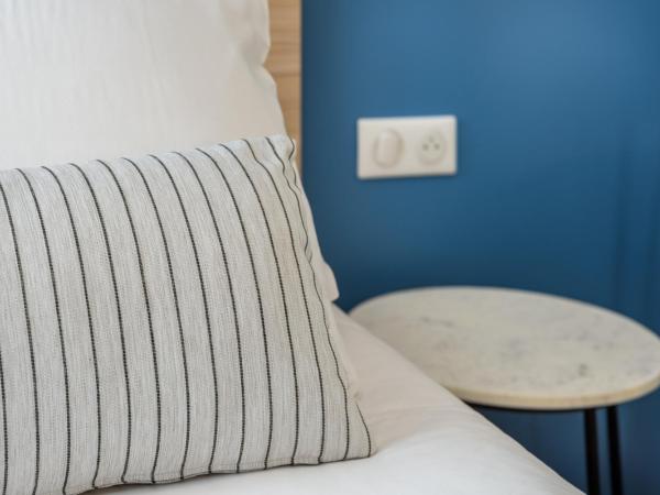 Residence de Tourisme Ajaccio Amirauté : photo 7 de la chambre appartement 1 chambre avec toilettes séparées