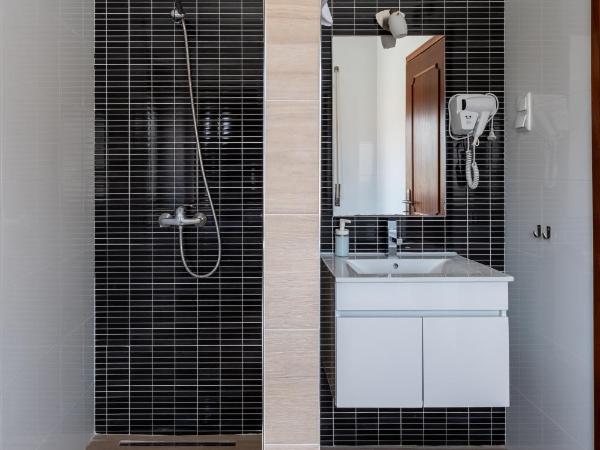 West Side Guesthouse : photo 6 de la chambre chambre double avec balcon