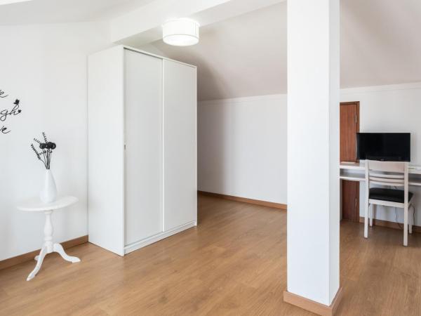 West Side Guesthouse : photo 3 de la chambre chambre double avec balcon