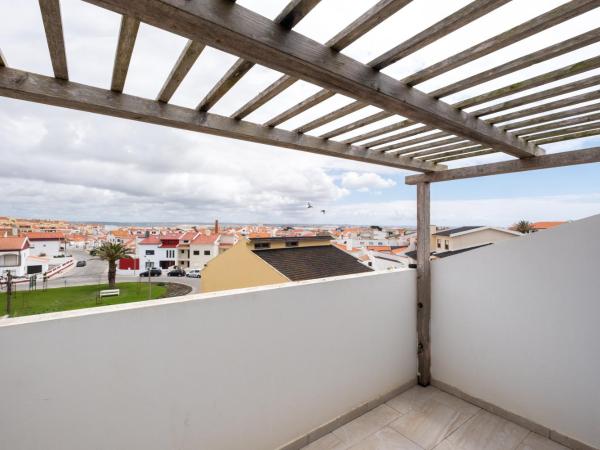 West Side Guesthouse : photo 9 de la chambre chambre double avec balcon