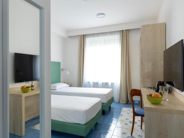 Napolit'amo Hotel Medina : photo 4 de la chambre chambre double ou lits jumeaux - vue sur ville