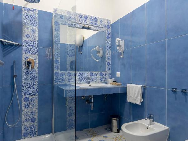 Napolit'amo Hotel Medina : photo 1 de la chambre chambre double ou lits jumeaux - vue sur ville